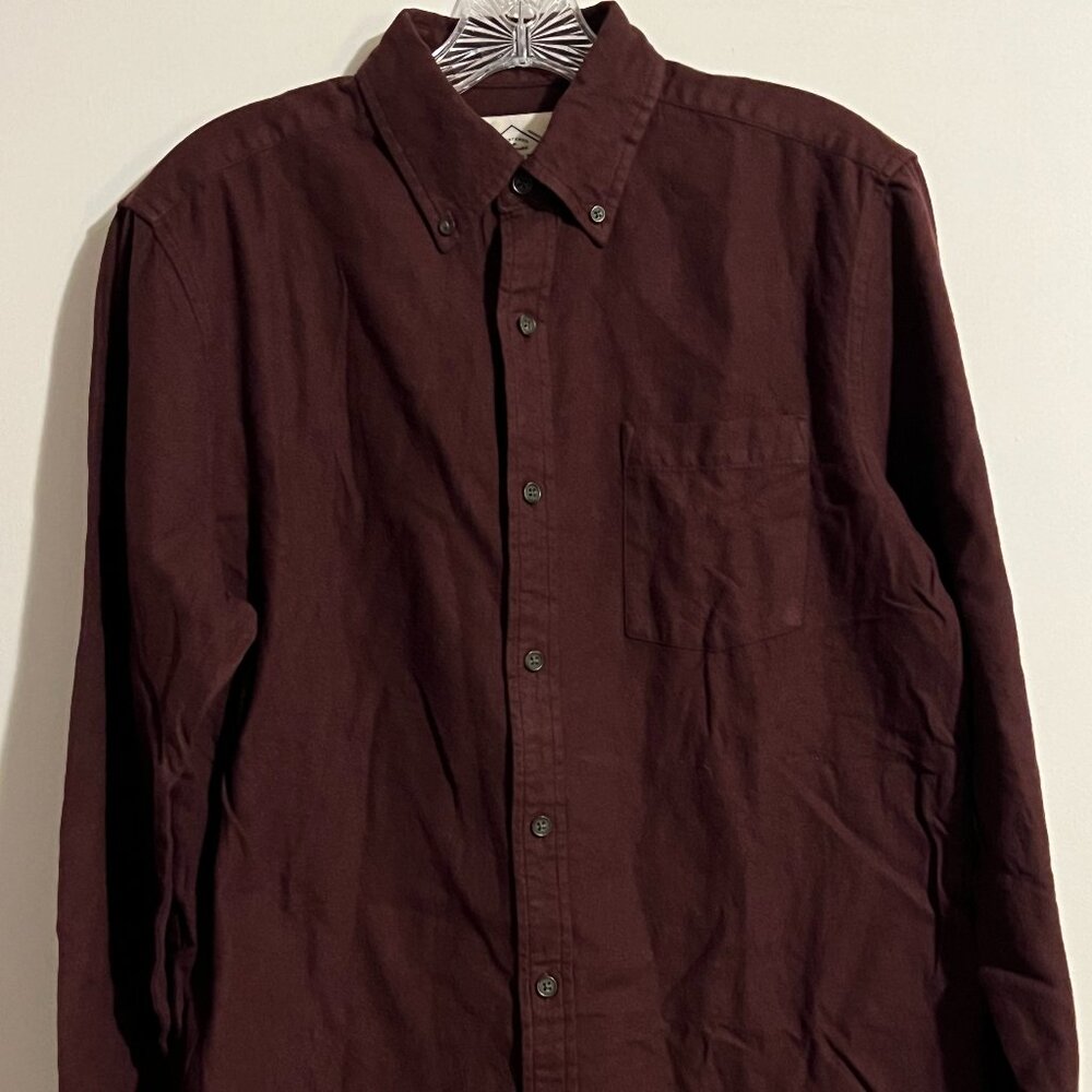 St. John’s Bay Classic Fit Solid Burgundy Long Sleeve Flannel – size S